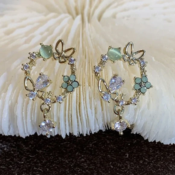 18k gold diamond butterfly earrings - Picture 3 of 8